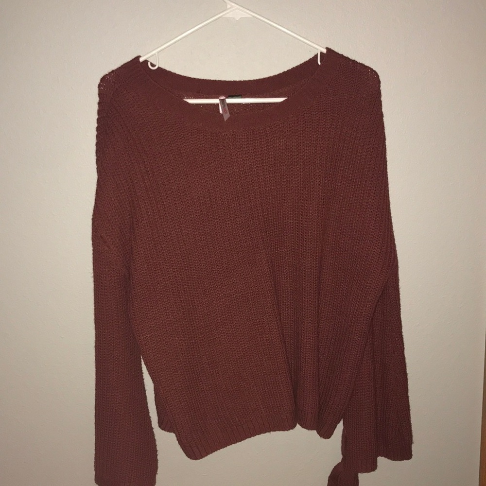 light maroon color sweater size L